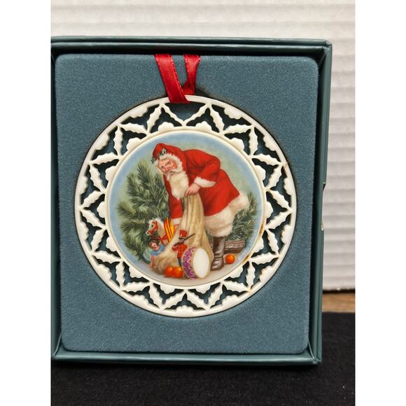 Lenox‎ Santa’s Portraits Ornament Collection Santas Visit Ornament - Picture 1 of 2